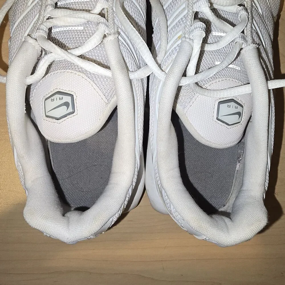 Nike Air Max Plus TN Triple White Men’s Size 11 US / 45 EU / 29 CM